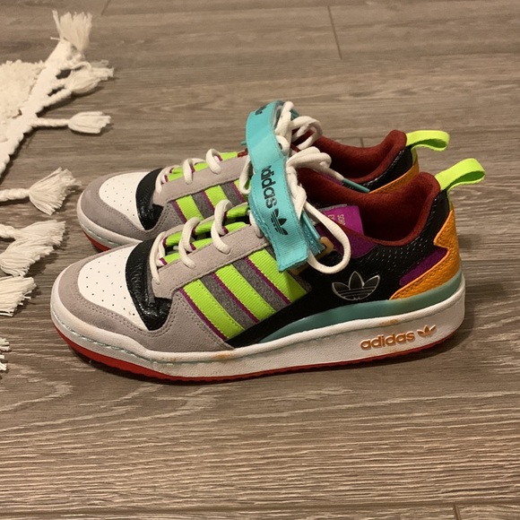 adidas - Picture 2 of 4